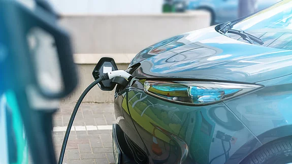 E-Auto lädt